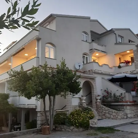 Guest house Petra And 4*